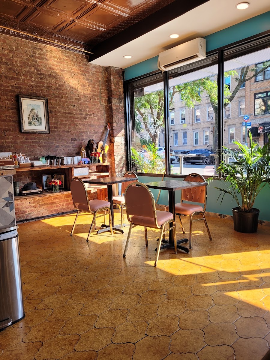 Benny's Cuban Café
